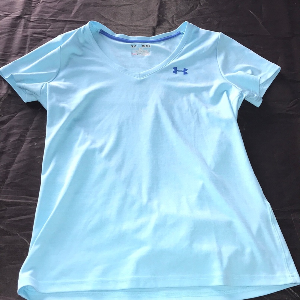 NWOT under armour t shirt